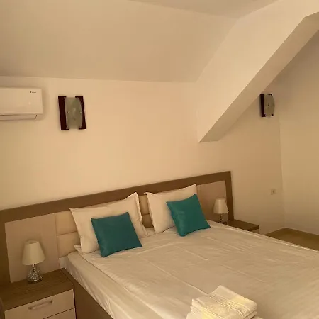 מלון Casa Jasmin 3*